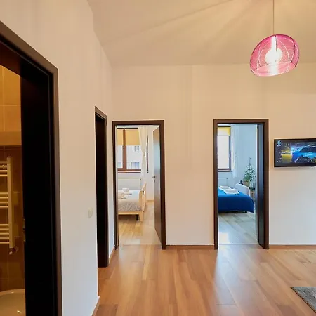 Cozy 3 Bedroom Apartments In Centre Of Iasi Palas Mall Exterior photo