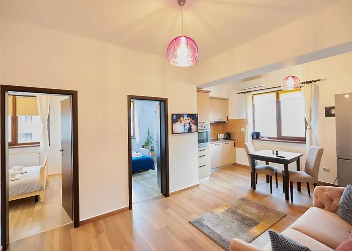 Cozy 3 Bedroom Apartments In Centre Of Iasi Palas Mall